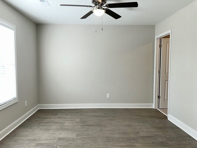 Building Photo - 443 3rd Loop Rd
