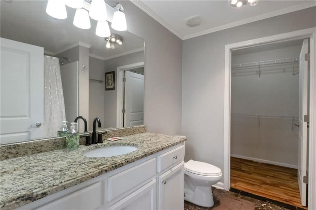 Building Photo - 3040 Peachtree Rd