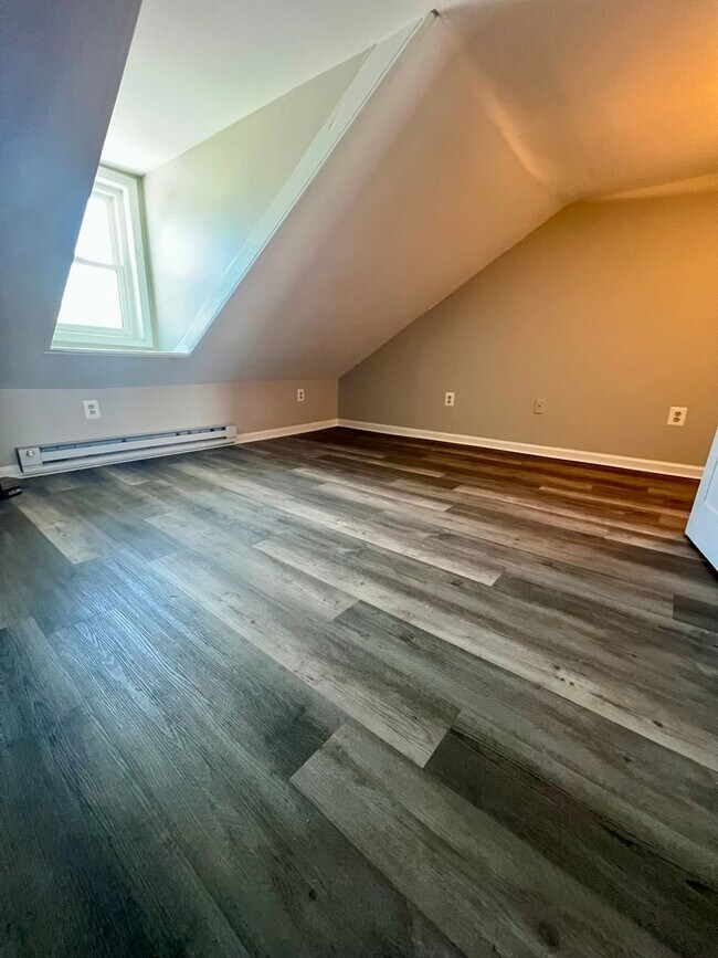 Building Photo - 713 S 2nd St