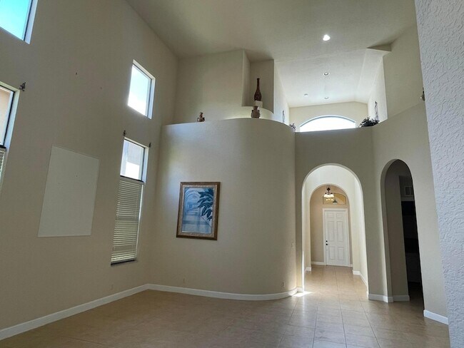 Building Photo - 10341 Medicis Pl