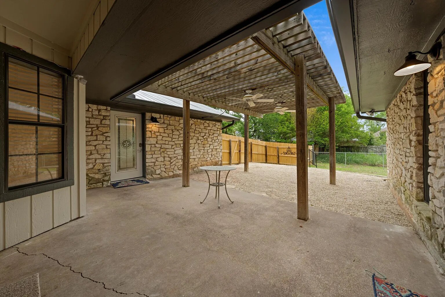 Building Photo - 273 Leafy Hollow Ln