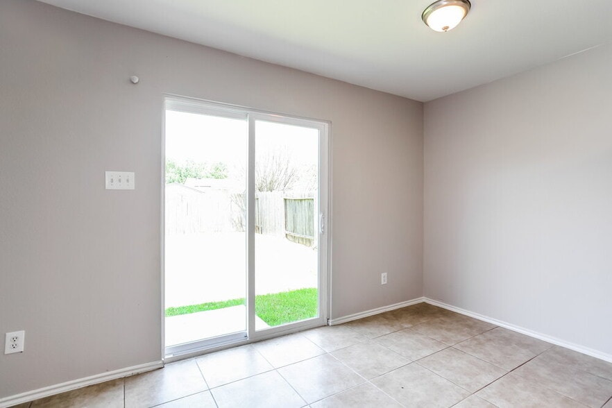 Building Photo - 7219 Rising Brook Dr
