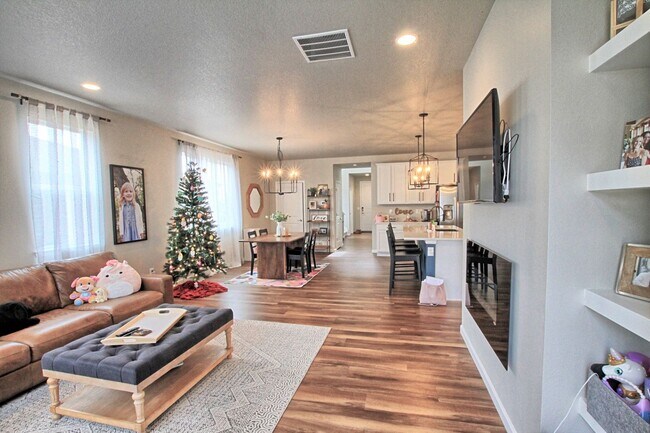 Building Photo - 3 bed 2.5 bath Parker home built in 2020