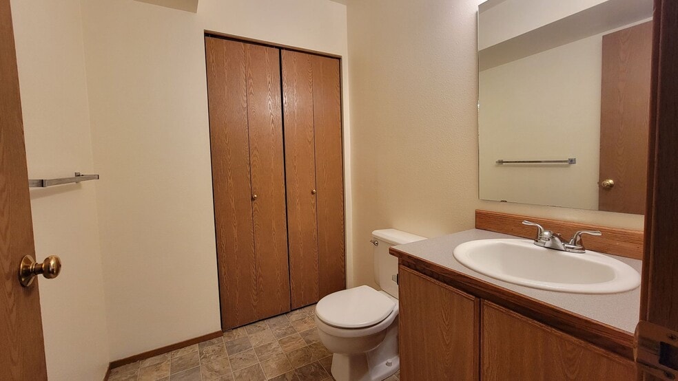 1/2 BATH - 1800 11th Ave