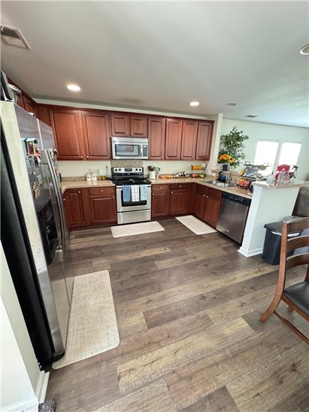 Building Photo - 320 Grasslands Dr