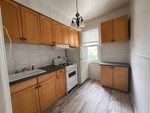 Building Photo - 2036 Colonial Ave