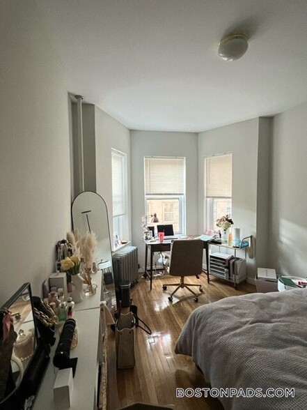 Primary Photo - 38 Hemenway St