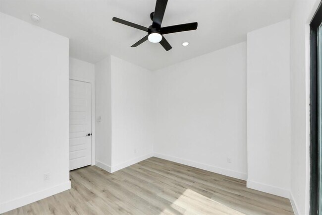 Building Photo - 8311 Venus St