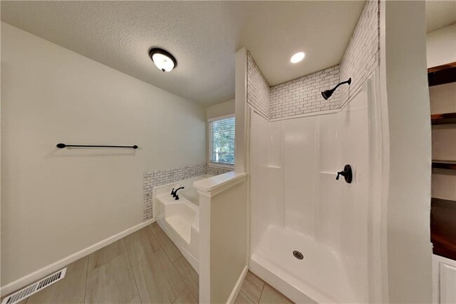 Building Photo - 339 Warrenton Dr