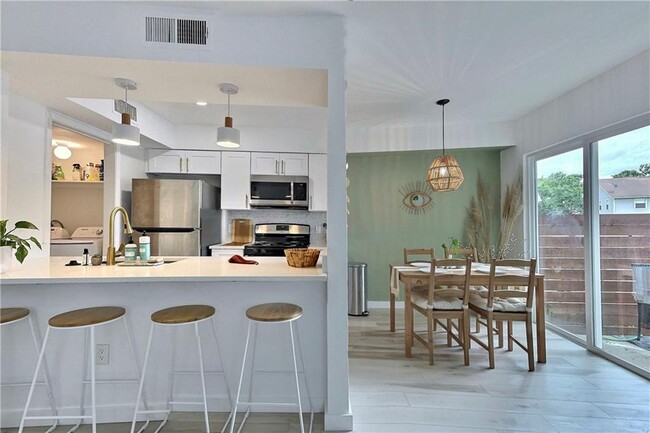 Building Photo - 1307 Southport Dr