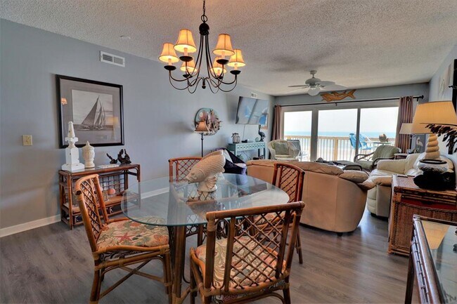 Building Photo - *Off Season Rental* Oceanfront *Queen's Gr...