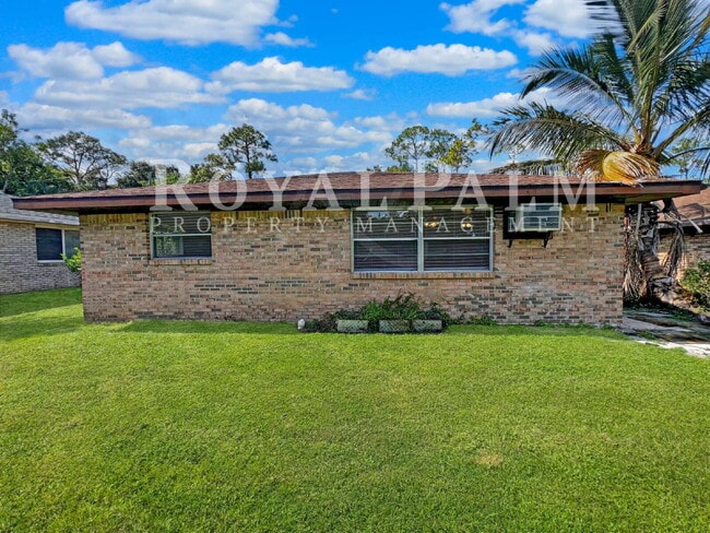 Building Photo - 2 Bed, 2 Bath, and a Whole New Energy — Kick Off 2026 in Bonita Springs