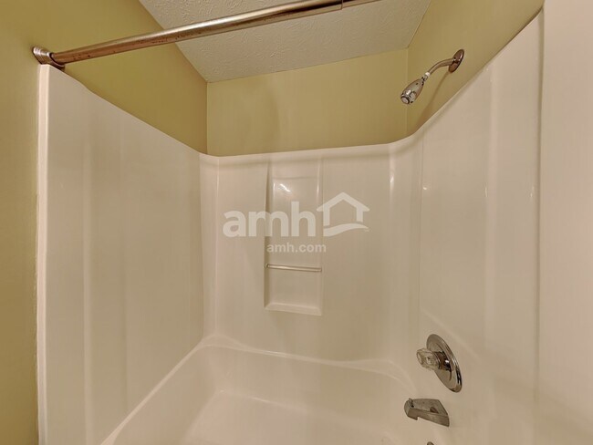 Building Photo - 551 Grabill Dr