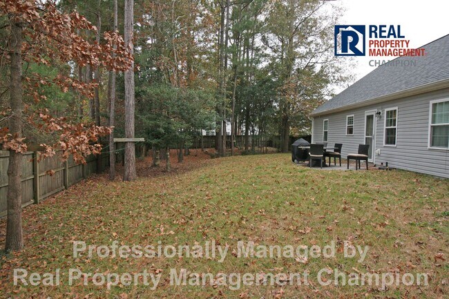 Building Photo - 3 BD/2 BA Home w/Split Bedrooms, Bonus Room, Fenced Yard & Attached Garage