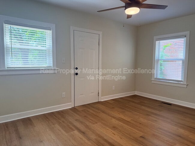 Building Photo - 114 E Club Blvd