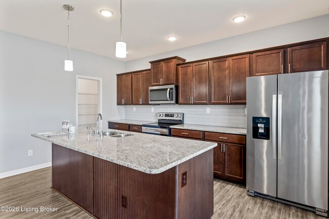 Building Photo - 7909 Cascade Falls Cove