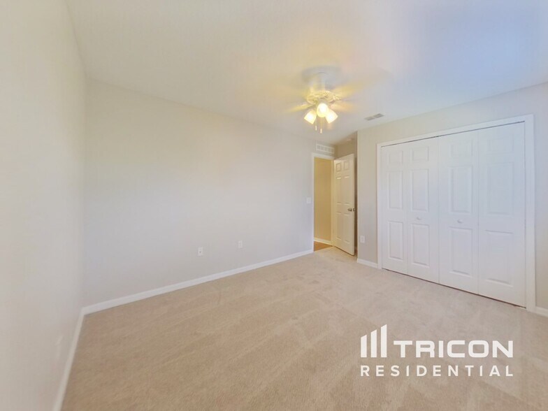 Building Photo - 1829 Western Hills Ln