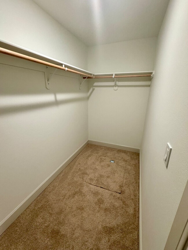 Building Photo - 385 Taft St