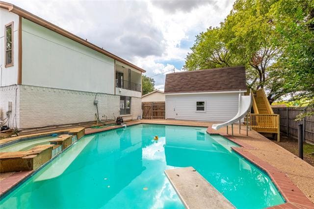 Building Photo - 2225 Park Hill Dr