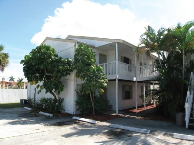 Building Photo - Sunset Place