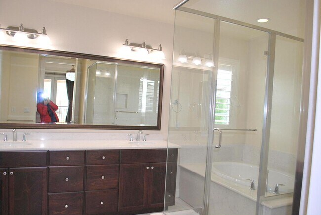 Building Photo - 3502 Cinnamon Ridge Rd