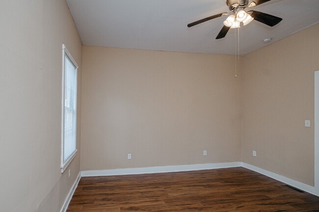 Building Photo - Renovated 2 Bed 2 Bath Charleston Victorian Home