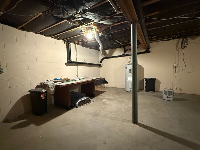 Building Photo - Private and Serene Beauty