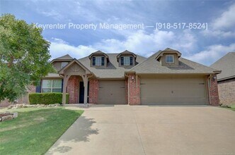 Building Photo - Spacious 4 Bed | 2 Bath | Large backyard | Bixby