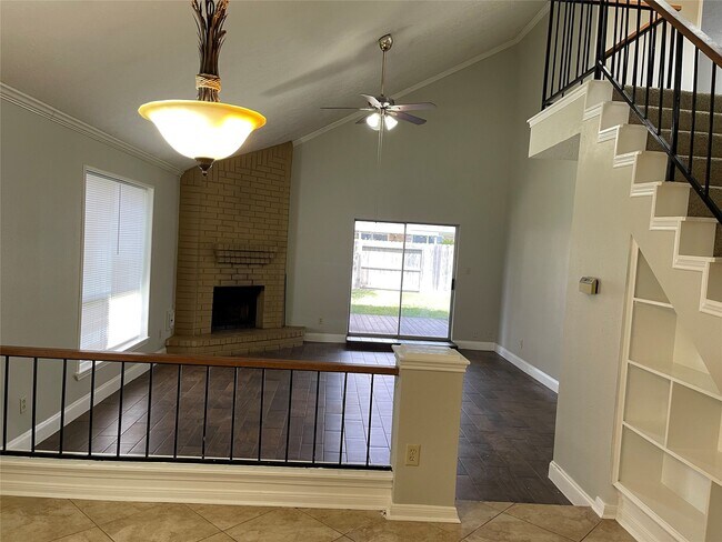 Building Photo - 3118 Redcliff Dr