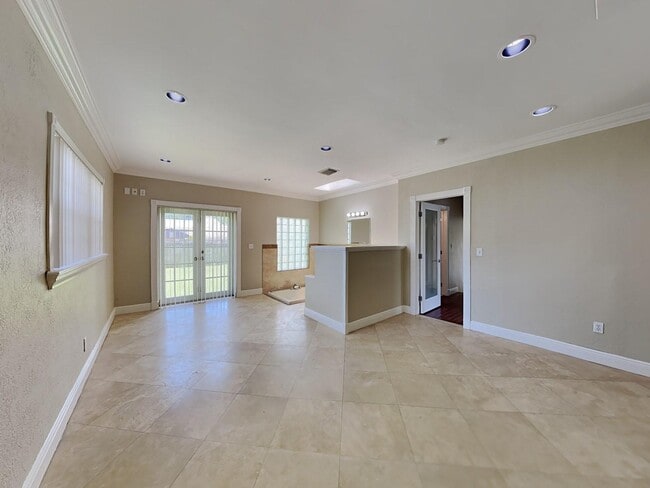 Building Photo - 8450 SW 27th Terrace