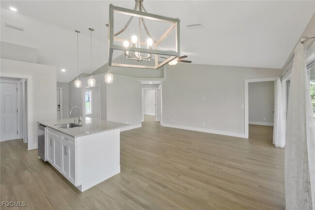 Building Photo - 2806 22nd St W