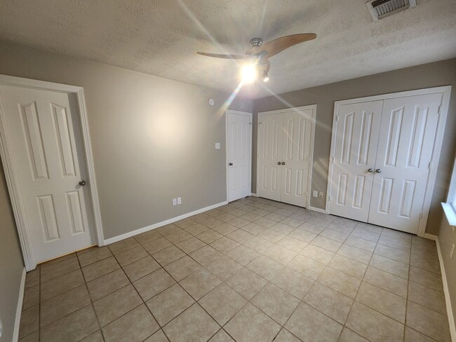 Building Photo - 24315 Hard Wood Dr