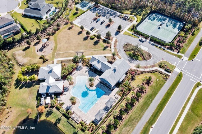 Building Photo - 102 Pine Blossom Trl