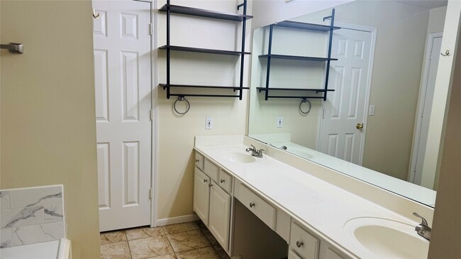 Building Photo - 5808 Forest Timbers Dr