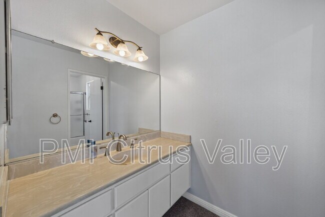 Building Photo - 15354 Black Shadow Dr