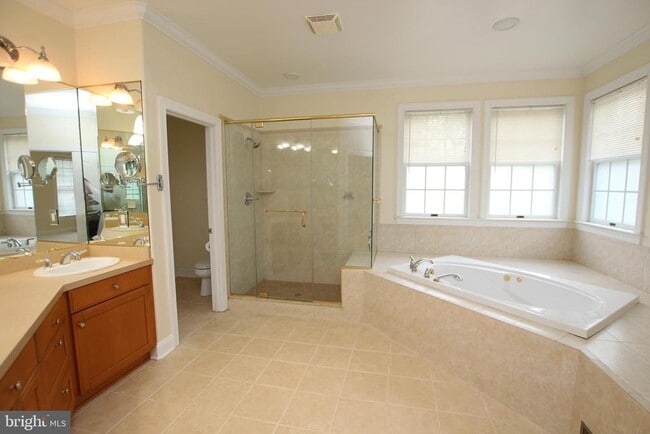 Building Photo - 3 Good Hope Ct