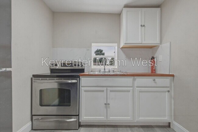 Building Photo - 2911 NW 132nd Terrace