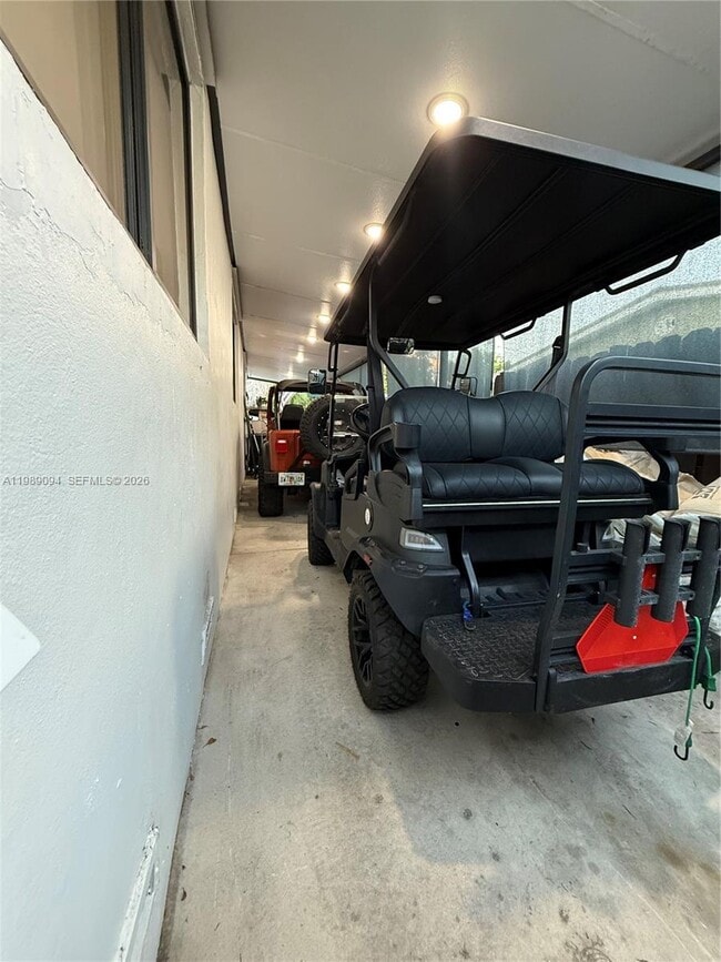 Building Photo - 9495 Dominican Dr