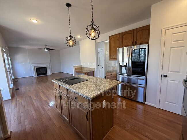 Building Photo - 14 Heatherbrook Ln