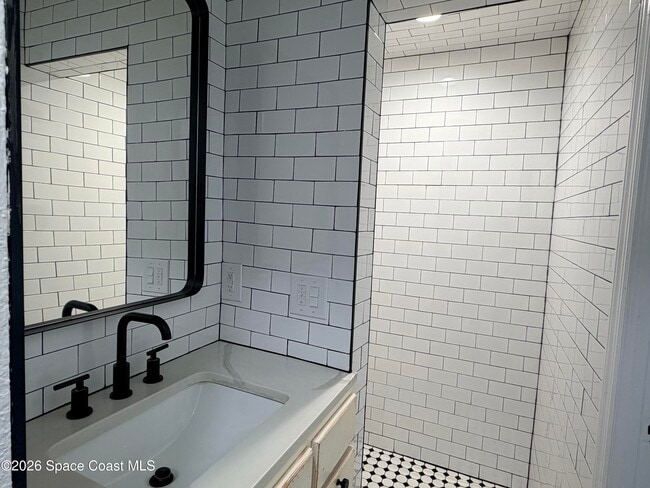 Building Photo - 1454 Guava Ave