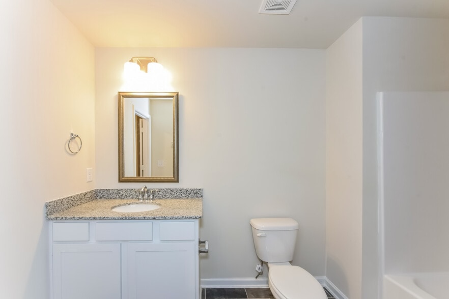 Building Photo - 306 High Grv Wy