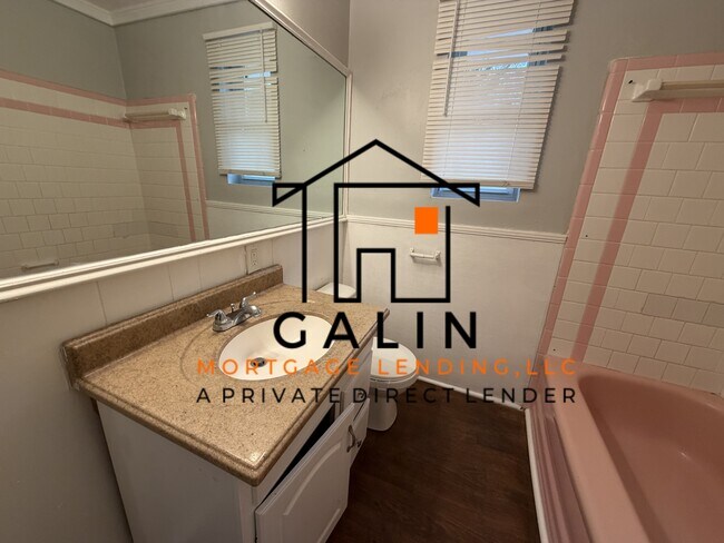 Building Photo - 8 Del Mar Cir