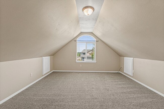 Building Photo - Spacious Corner Lot Home Near JBLM | 4 Bed...