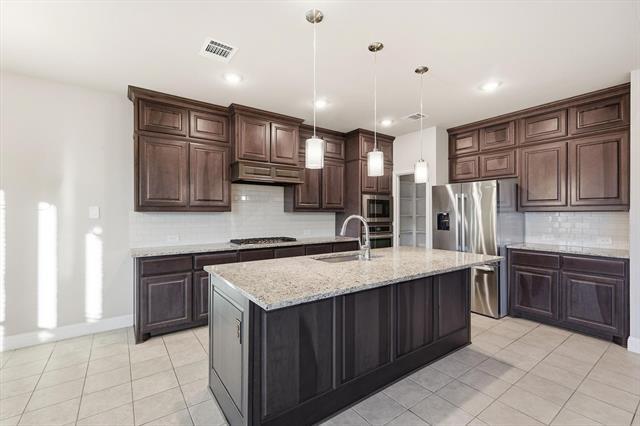 Building Photo - 908 Guava Ct