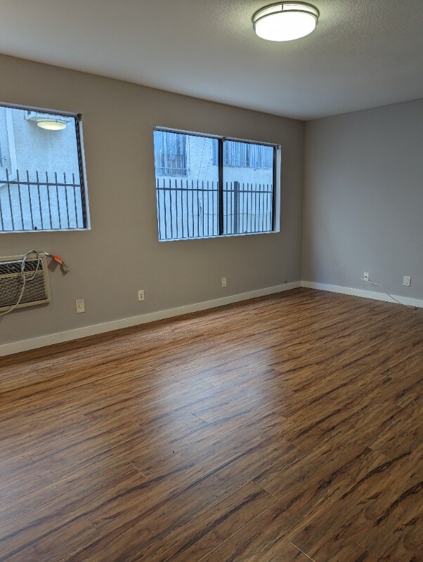 Building Photo - 7014 Lanewood Ave