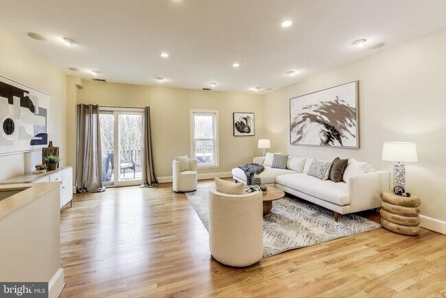 Primary Photo - 1324 10th St NW