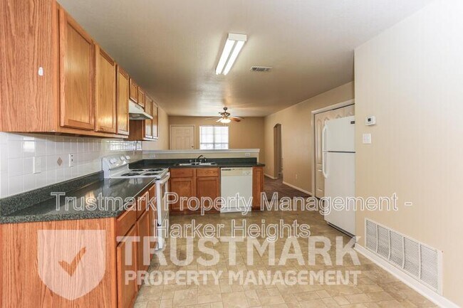 Building Photo - 411 Brittney Way