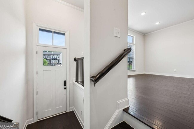Building Photo - 687 Avondale Creek Dr.