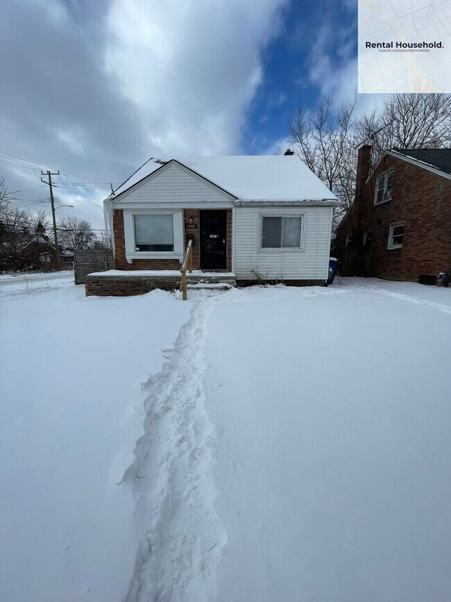 Building Photo - Beautiful 4 Bedroom Bungalow- Just $1300 a month