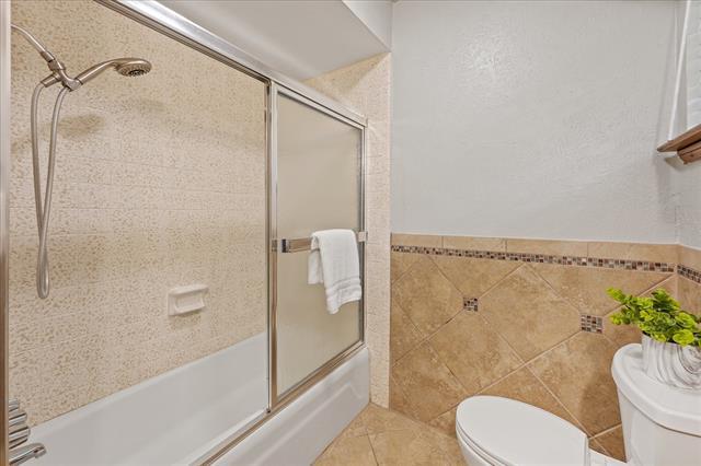 Building Photo - 5429 Enderly Pl